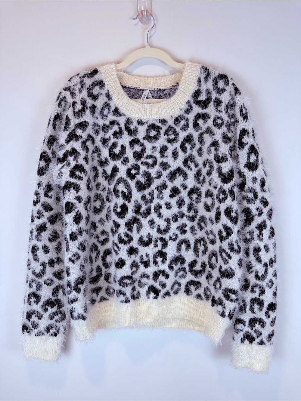 Mudd White and Black Fuzzy Leopard Print Crewneck Sweater Size medium